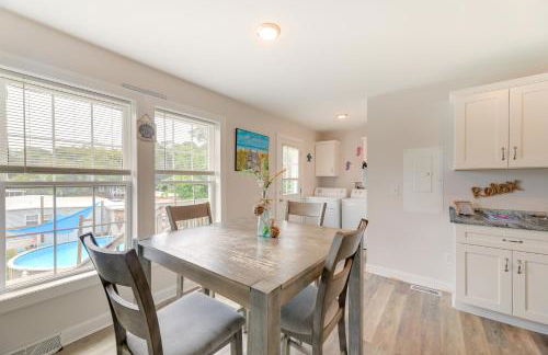 Coastal Emerald Isle Retreat with Deck and Grill! - Foto 6