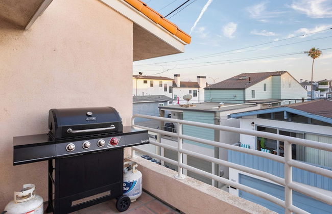 Shoreline Villa by Avantstay Steps to the Beach, Bay, & Pier! - Photo 38