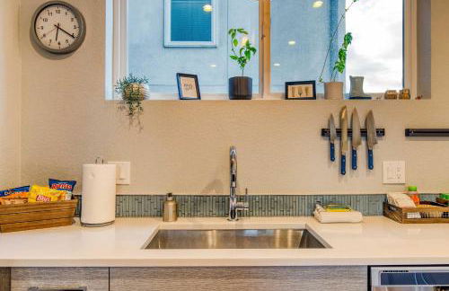 Walk to Empower Field Townhome with Hot Tub! - Foto 19