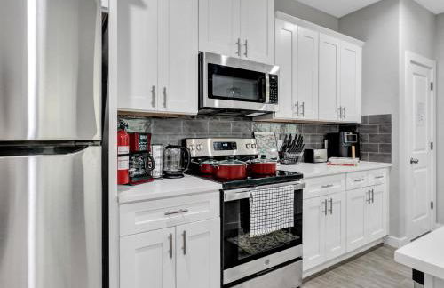 Waxahachie Walkup Backyard Oasis 1 Mi to DWTN Professionally Managed By Stay Albatross - Foto 25