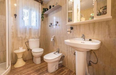 Lovely Home In Vidreres With Kitchen - Foto 30