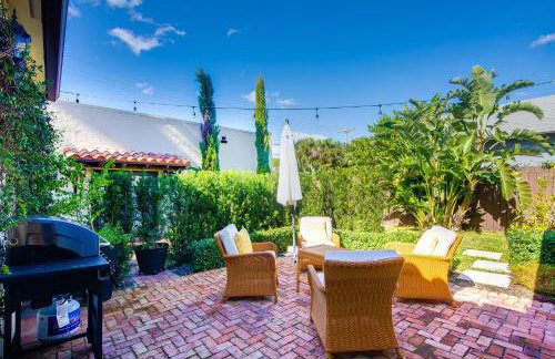 Elegant 4BR Home Guest House Private Yard - Foto 35