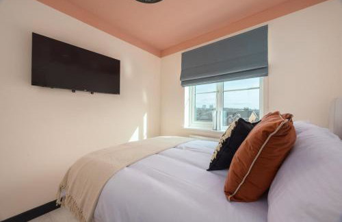 Luxuriou 5 Bedroom House By Homebird Property Management Short Lets & Serviced Accommodation Leeds With Private Parking & Free WiFi - Foto 34