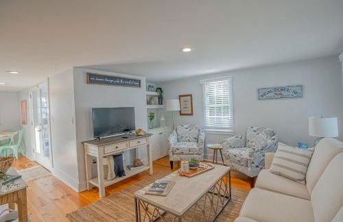 Sea Glass Cottage on Duke - Three Bedrooms Downtown Beaufort - Photo 18