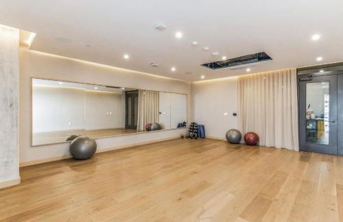 High Rise Luxury Condo With Lake & City Views - Foto 54