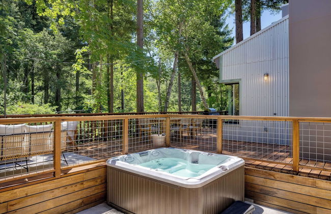 Mill Creek by Avantstay Modern Design, Patio, Hot Tub - Foto 1