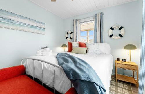 Oceanside Cottage -3BDR 2BA-Walk to Beach! - Foto 17