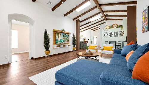 5BR Cottage w Pool & Hot Tub Near Disney - Foto 2