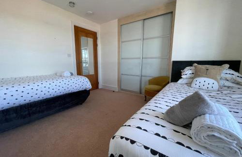 Quay & Sea View Spacious Modern Secure Parking - Photo 38