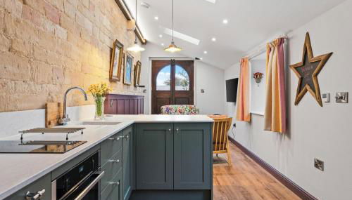 Copper Beech Cottage - Photo 3