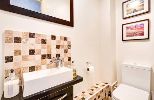 Serene Family Escape - Spacious, Near Thorpe Bay and Southend, Beaches & Amenities - Pass the Keys - Foto 28