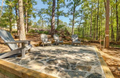 Luxury Lakefront Retreat with Deck and Patio! - Foto 38