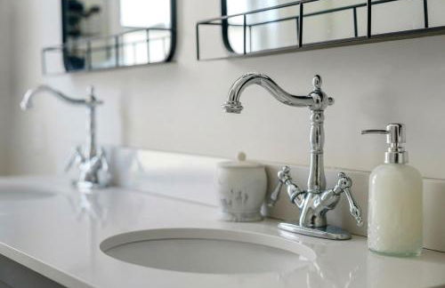 Cozy escape with Hot Tub, ideal for family & friends - Photo 48