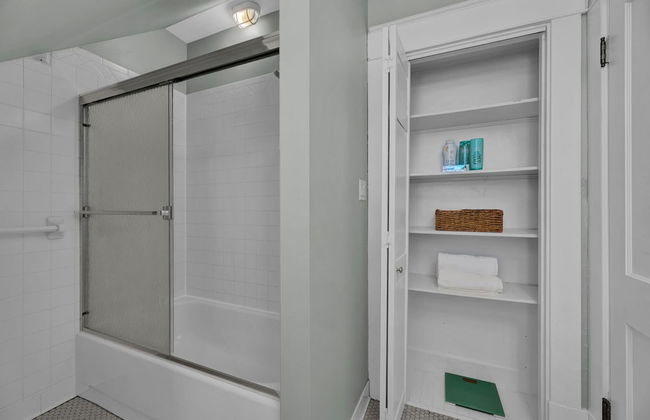 Oakley Square 3br Charmer - Total Walkability 3 Bedroom Home by RedAwning - Foto 23