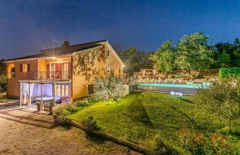 Lovely Home In Tinjan - Photo 1