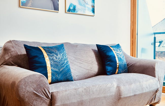 Deluxe City Centre Apt Balcony & View & Free Parking - Photo 33