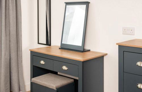 Laurel Lodge - Stylish Two Bed & Free Parking - Foto 28