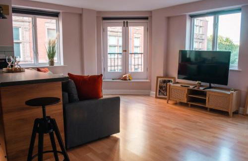 Central Manchester Gem with Stylish 2BR Retreat and Free Carpark - Foto 17