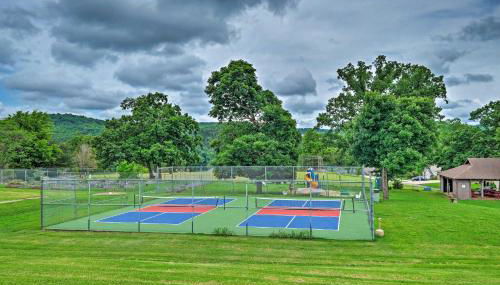 Holiday Island Family Home on 13th Green! - Foto 3