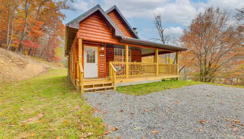 Hike and Fish Marlinton Cabin with Fire Pit and Views! - Foto 1