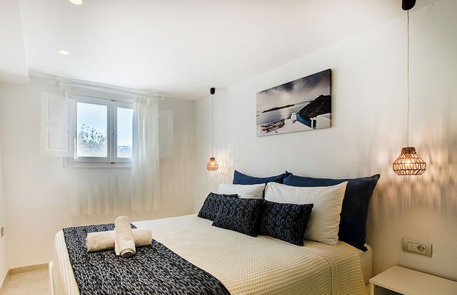 Santorini Villatzio Suites - Photo 10