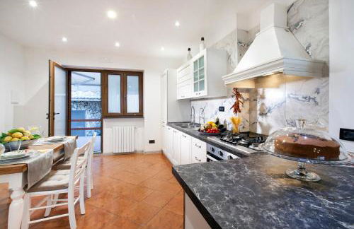 Appartamento in Villa con Terrazzo e Vista Golfo - Foto 79
