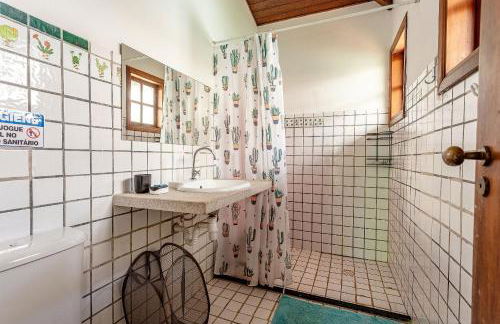 Casa dos Pássaros na areia a 20m da Praia da Baleia com 3 suítes e 1 dorm com ar condicionado, wifi, smart tv, cozinha completa e churrasqueira - Foto 27