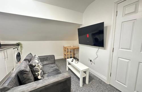 Cozy Two Bedroom Apt in Central Ilkeston with Netflix and Work-ready - Foto 7