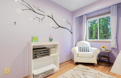 Charming and Spacious House with Relaxing Huge Deck - Foto 25