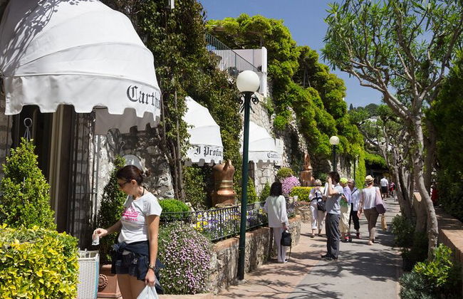 Capri, Anacapri y una experiencia especial en barco por la isla - Foto 3