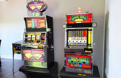 Magazine-Featured Mansion, Golf Green, Casino, etc - Foto 3