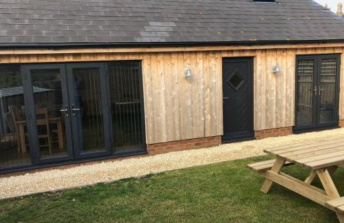 Caretakers Hideaway - Photo 2