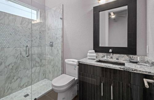 Luxury 6BR Villa w Pool & Cinema 4mi to Disney - Foto 69