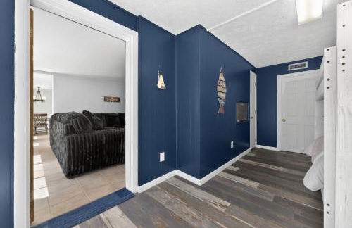 Lakefront Getaway with Private Dock & Scenic Views home - Foto 27