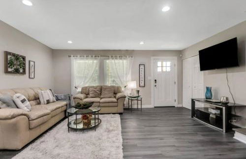 Cozy Cumberland ATL Home w Hot Tub - Foto 8