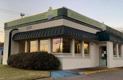 The Montgomery Manor - 5 Bedroom 4 Bath with Pool and Garage - Foto 36