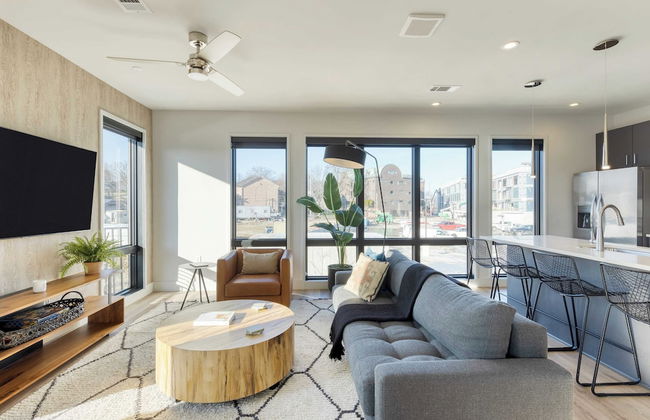 New Modern 2bdr in Walkable Midtown w/ Gym, Pool Honkey-tonk by Avantstay - Foto 27