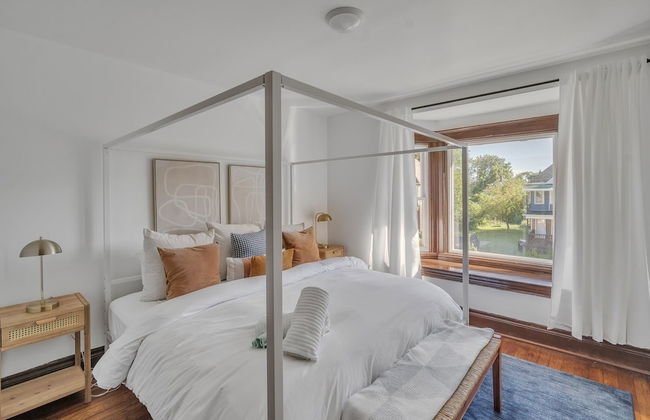 Pet Friendly 5BR Home near Downtown Detroit by RedAwning - Photo 6