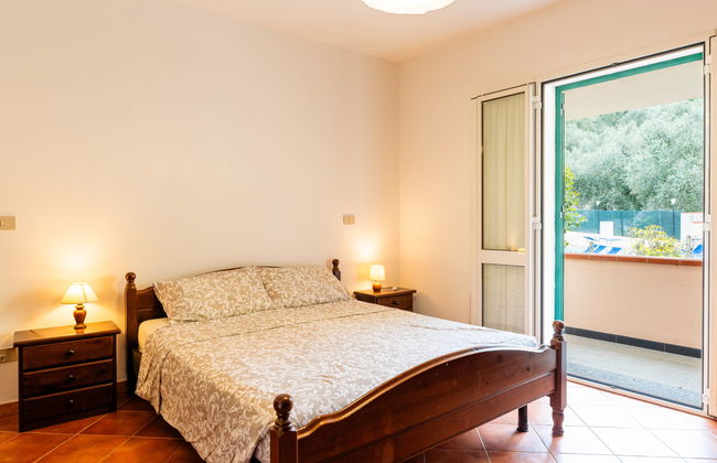 3 bedroom Apartment in Diano Castello with swimming pool and garden - Photo 4