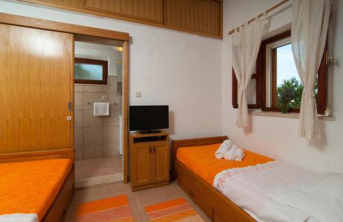 Robinzonska kuća Kanava - Photo 42