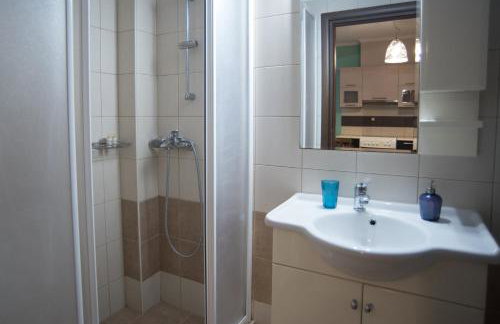 Maria's Rose Garden - Photo 12