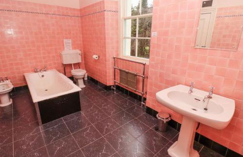 Cheviot Manor - Photo 38