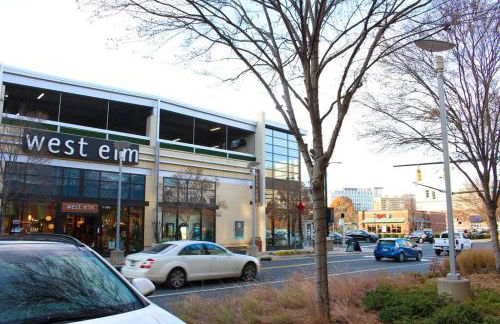 Luxury Dilworth 1BR ◉ Near Food, Shops & Greenway - Foto 27