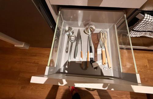 Luxury Private Room with Living Area Wembley Stadium View - Photo 31