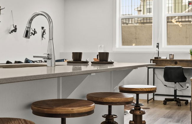 New Apartments in Cranston by GLOBALSTAY - Photo 42