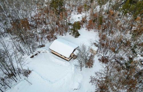 Wooded Danbury Cabin with Grill and Fire Pit! - Foto 23