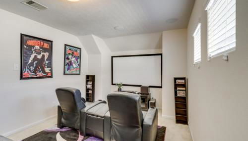 Lake-View Home with Pool Access in Legends Ranch! - Foto 2