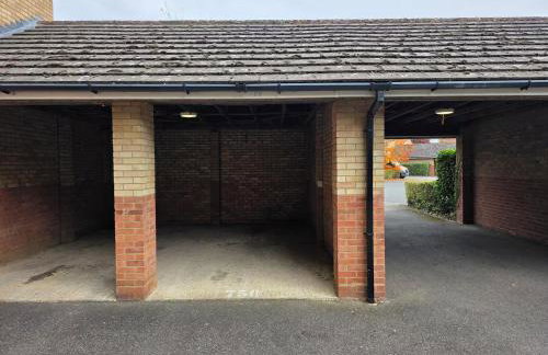 Pass the Keys Ground Floor Apartment with Free Parking - Foto 44