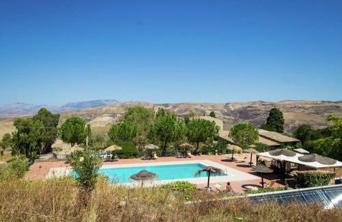 Chic Farmhouse with Sauna, Whirlpool, Patio, Hot Tub, Garden - Foto 18