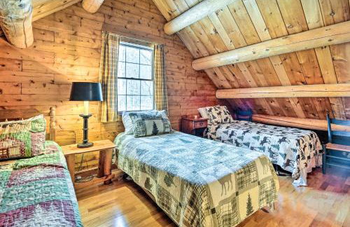 Andover Cabin Retreat with Hot Tub and Fireplace! - Foto 20